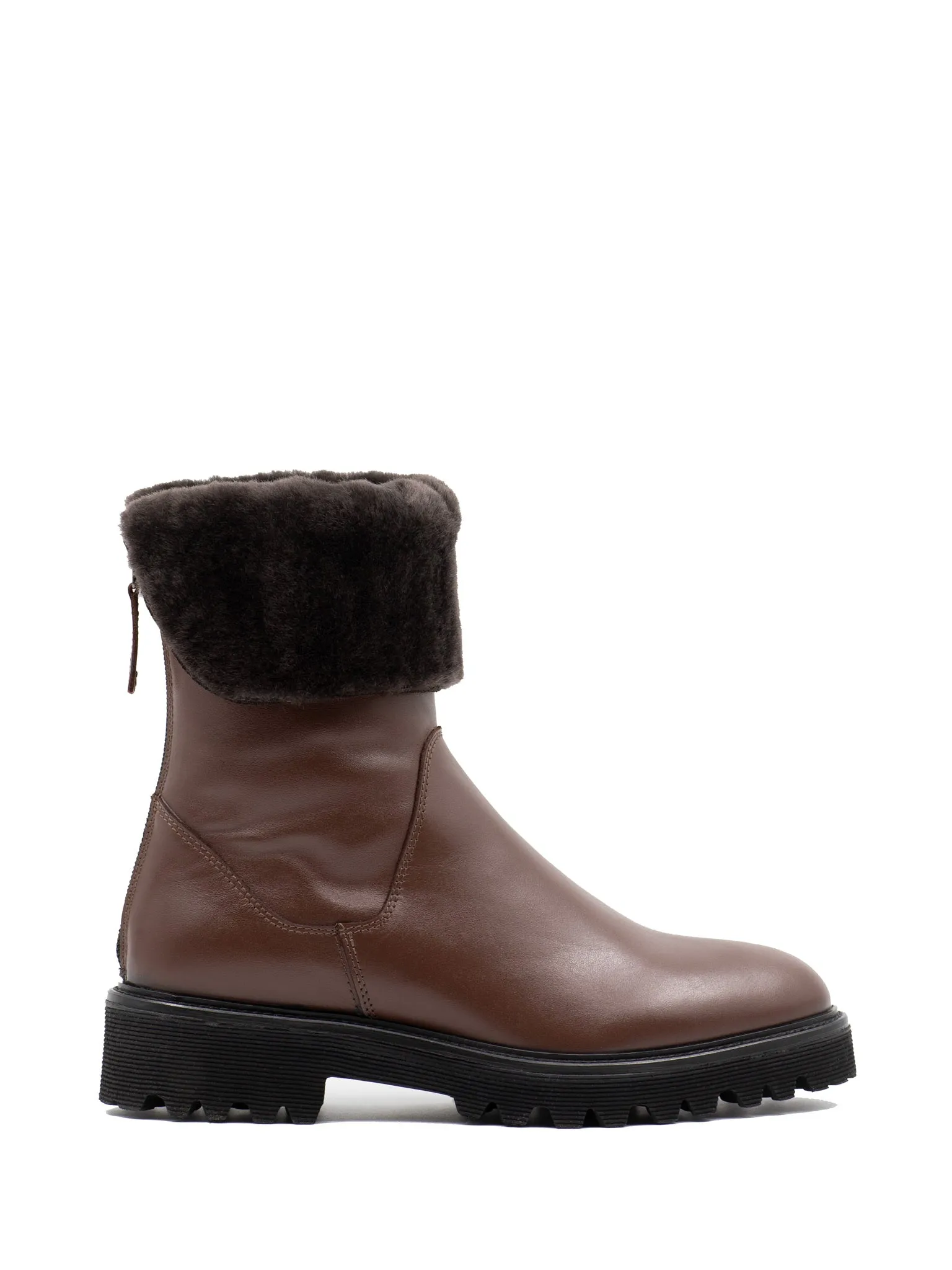 Gia shearling-lined ankle boots in brown