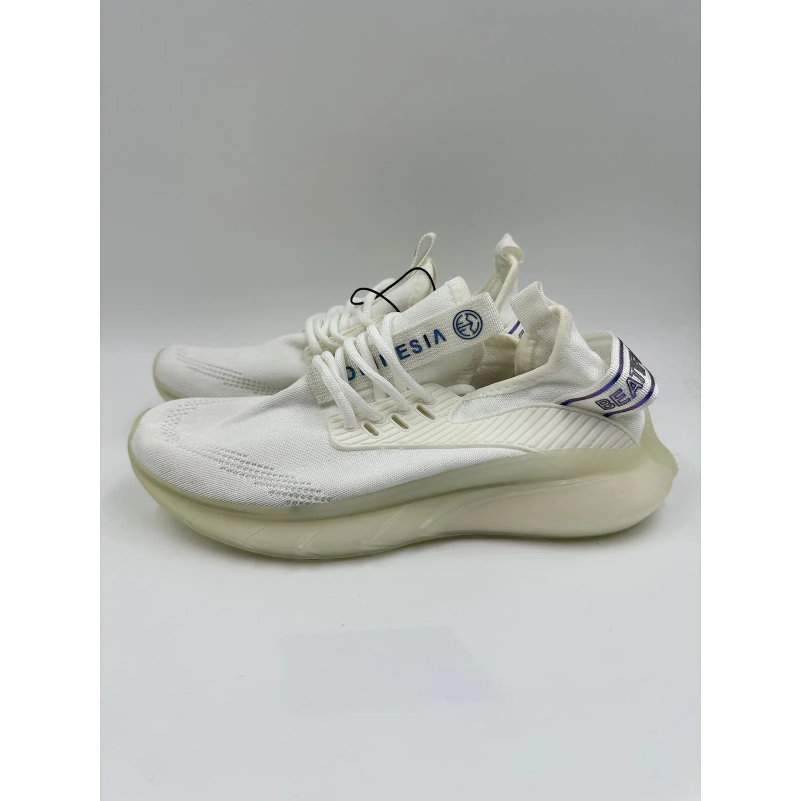 Women's Size 7, White Knit Top Sneaker with Ultra Foam Sole for Casual Use